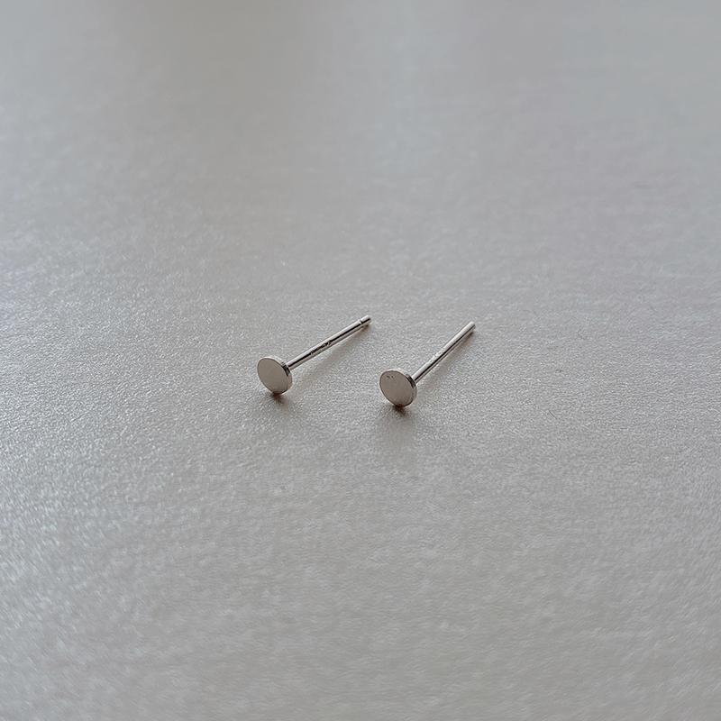 Simple Small Ear Studs