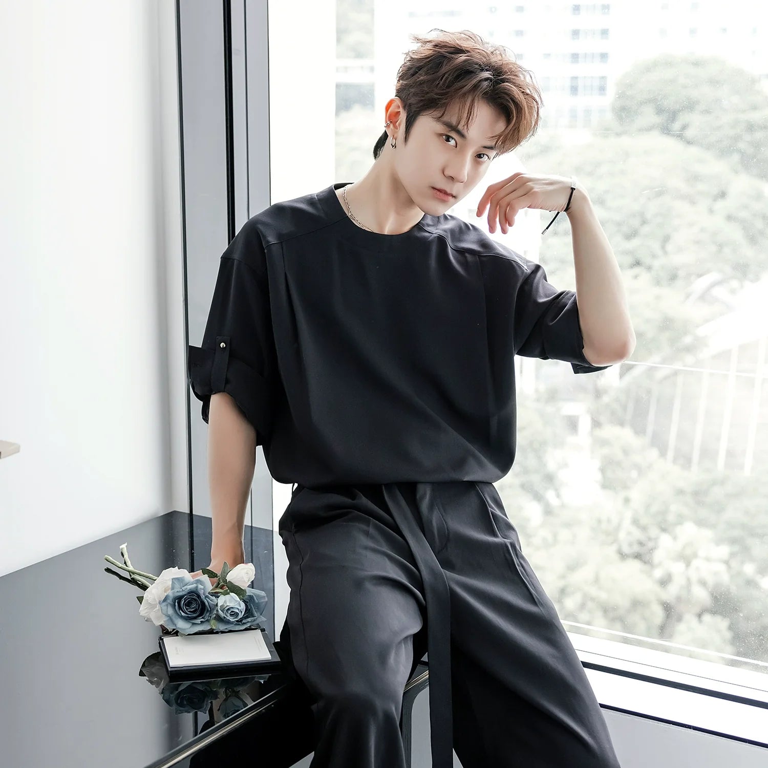 Five-Point Sleeve Round Neck Casual Shirt