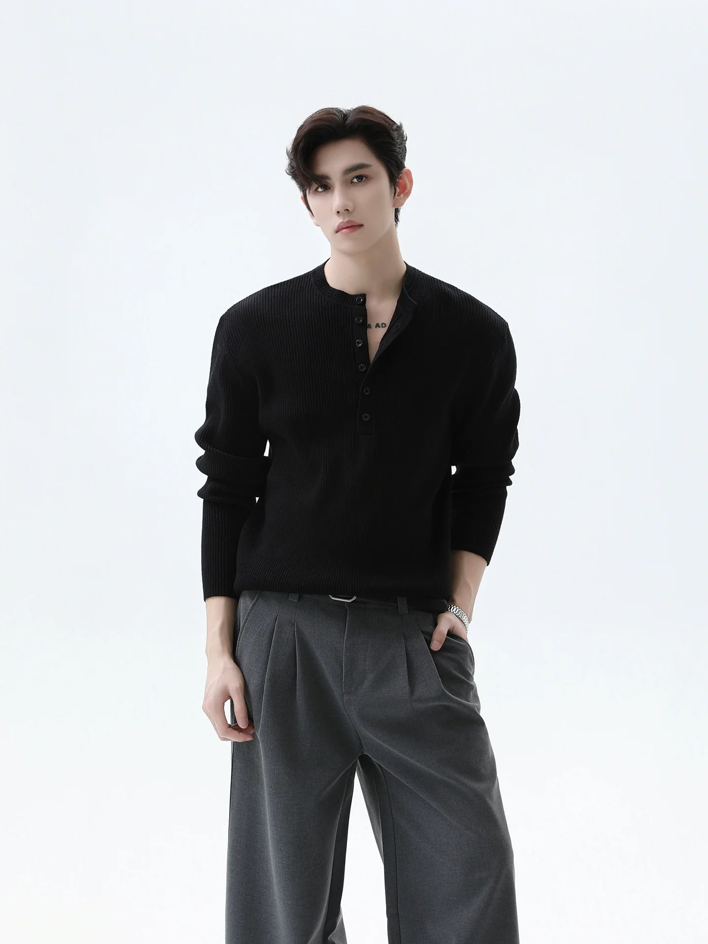 Ribbed Henley Collar Pullover