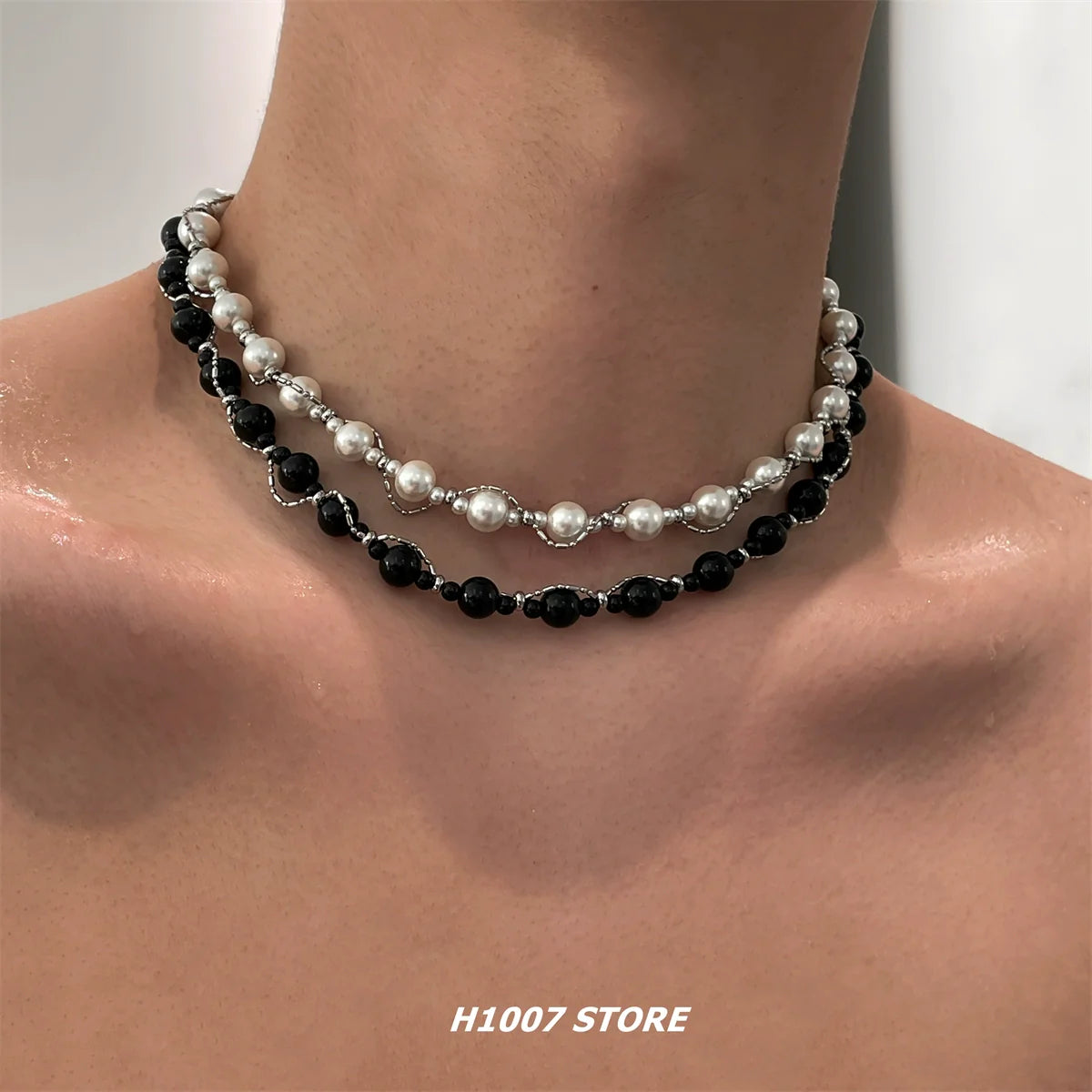 Pearl Beaded Winding Chain Necklace