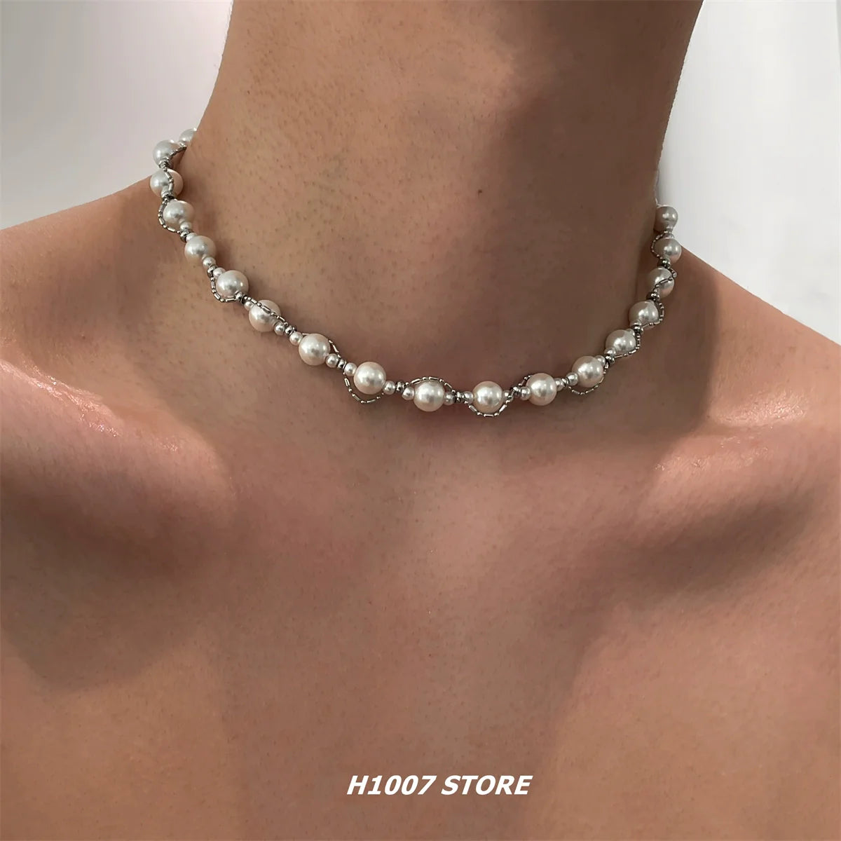 Pearl Beaded Winding Chain Necklace