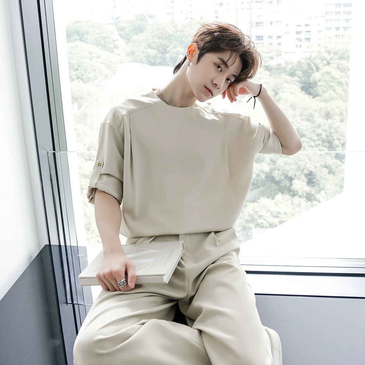 Five-Point Sleeve Round Neck Casual Shirt